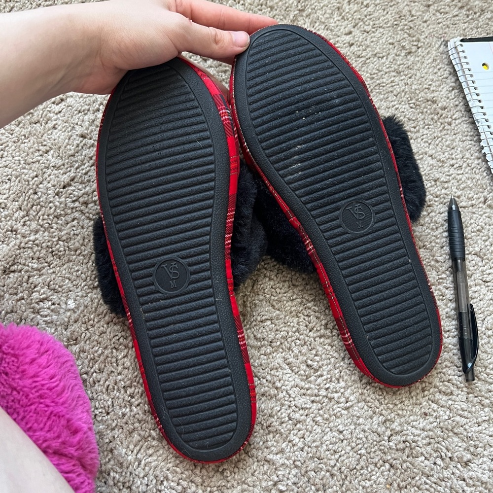 VS slippers - Picture 2 of 3